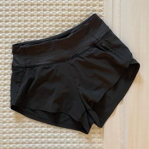 Outdoor Voices Hudson 2.5” Shorts